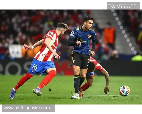 世界杯精彩对决马竞与曼联战成平局乌龙球引发全场热议