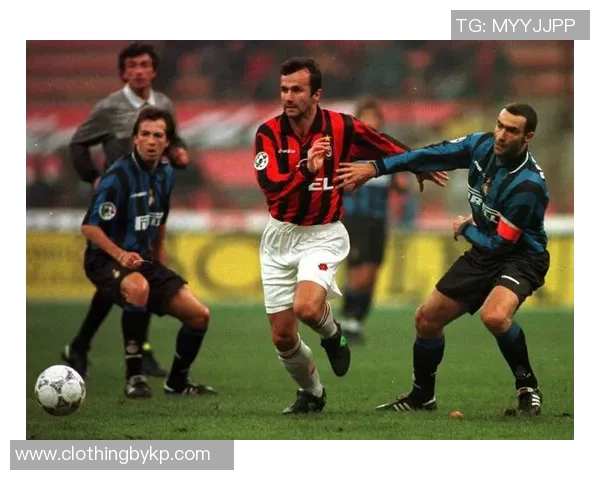 世界杯历史冷门AC米兰6-2狂胜曼联帽子戏法点燃全场激情