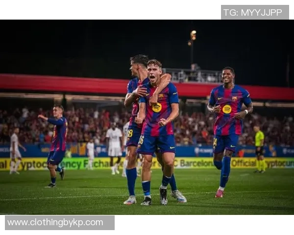 德甲激战巴萨大胜皇马红牌事件引发全场热议与焦点分析