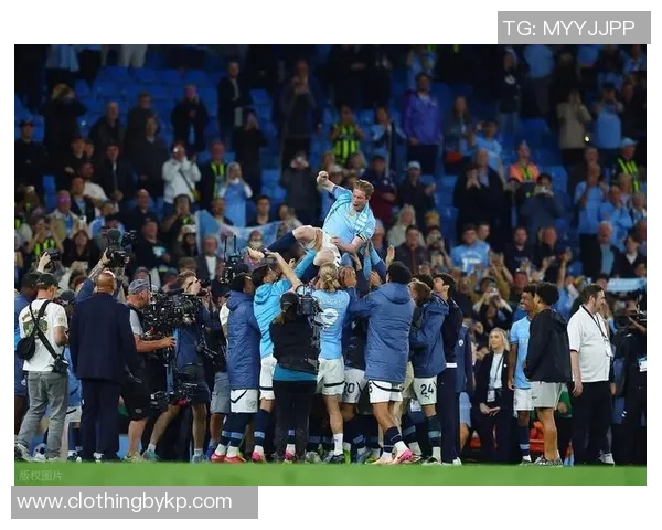 那不勒斯逆转曼城夺足总杯冠军全场沸腾转会传闻再起