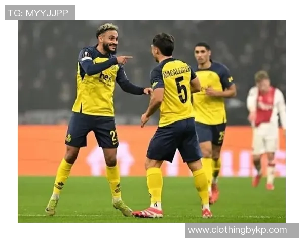 欧联杯激战那不勒斯逆转里昂引发争议判罚全场沸腾