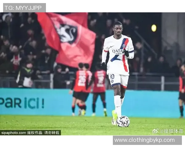 英超激战:尤文图斯大胜巴黎圣日耳曼红牌事件引发全场热议